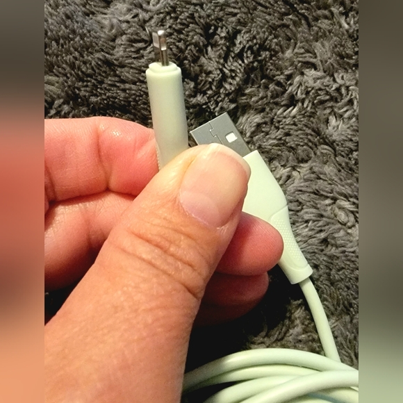 IPhone13 pro charging cord - Picture 5 of 12